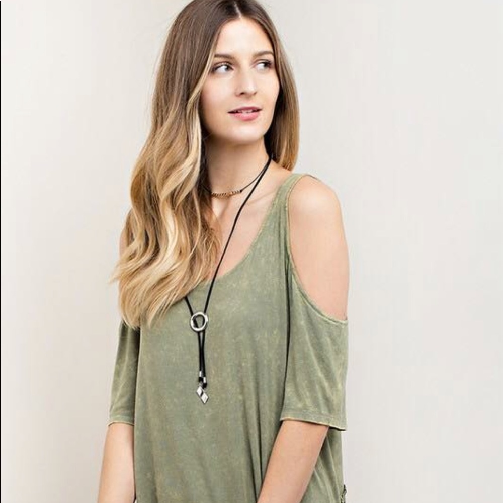Olive Green Cold should top - Picture 2 of 3
